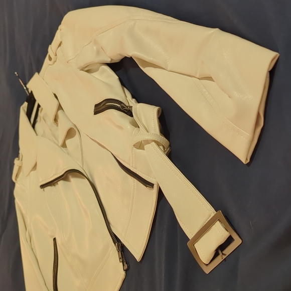 Jacket - Picture 5 of 5